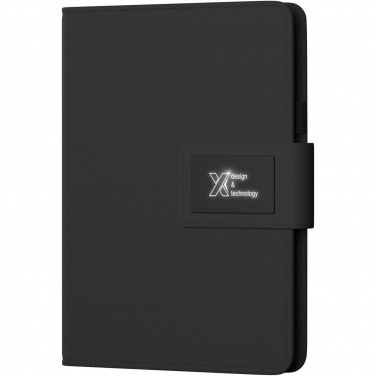 Logotrade Werbegeschenke das Foto: SCX.design O16 A5 Notizbuch mit Powerbank und Leuchtlogo