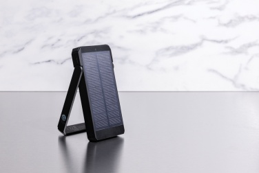 Logotrade Firmengeschenke das Foto: Skywave 10000mAh Solarpowerbank aus RCS recycelt. Kunststoff