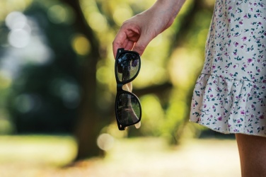 Logotrade Werbegeschenke das Foto: Sonnenbrille aus Bambus und RCS recyceltem Kunststoff