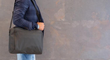 Logotrade Werbeartikel das Foto: Fashion schwarze 15,6" Laptoptasche, PVC-frei