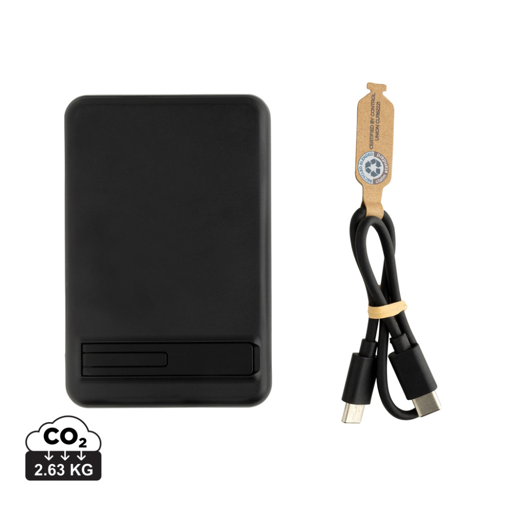 Logotrade Firmengeschenke das Foto: Zen 5000mAh 5W magnetische Bambus-Powerbank aus RCS rPlastik