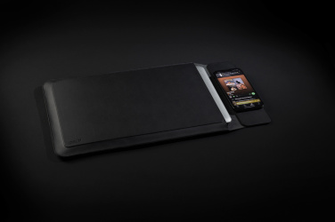Logotrade Firmengeschenke das Foto: Swiss Peak magnet. 15,6" Laptop-Sleeve mit 15W Ladefunktion