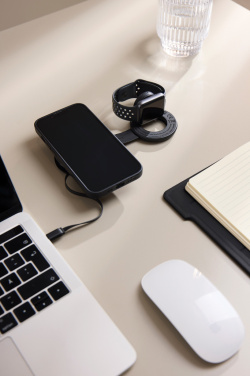 Logotrade Werbeartikel das Foto: VINGA Baltimore 2-in-1 kabelloser 15W RCS Travel Charger