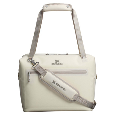 Logotrade Geschäftsgeschenke das Foto: Stanley All-Day Julienne Max Kühltasche für 20 Dosen aus recyceltem