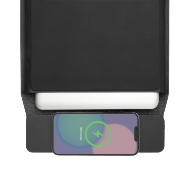 Logo trade advertising products image of: Swiss Peak 15W magnetic charging laptop sleeve 14-15,6"