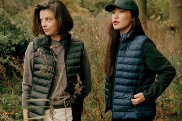 Logo trade reklaamkingitused foto: Iqoniq Meru naiste taaskasutatud polüestrist vest