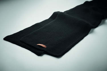 Logotrade reklaamkingitused pilt: Talvekomplekt taaskasutatud materjalist, kindad, müts ja sall