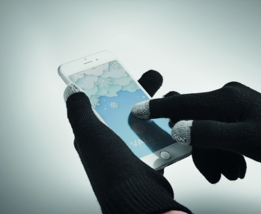 Logotrade reklaamtooted pilt: Talvekomplekt taaskasutatud materjalist, kindad, müts ja sall