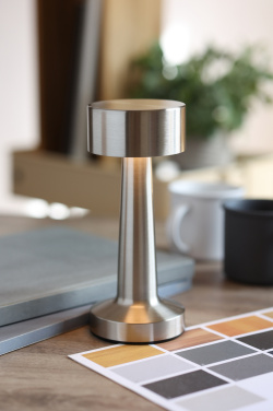 Logo trade reklaamtoote pilt: HIERLUZ laetav rauast laualamp