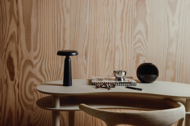 Logo trade reklaamkingid foto: VINGA Avery RCS laualamp