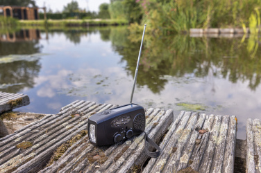 Logotrade liikelahja tuotekuva: RescueWave hätätilaradio, valmistettu RCS-kierrätysmuovista.