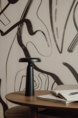 Logo trade mainostuote kuva: VINGA Avery RCS pöytävalaisin