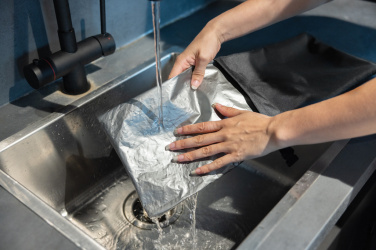 Logo trade mainoslahjat ja liikelahjat kuva: Snackstrap AWARE™ RPET taitettava eväslaukku 30x20CM