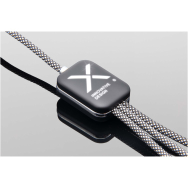 Logotrade liikelahjat mainoslahjat tuotekuva: SCX.design C33 60 W:n Type-C-latauskaapeli, jossa on kaksi valaistua logoa 
