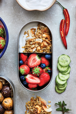 Logotrade verslo dovanos nuotrauka: „Black+Blum“ nerūdijančio plieno dviguba bento dėžutė