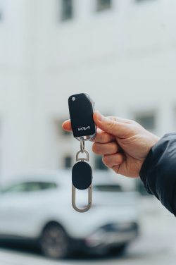 Logotrade dovana nuotrauka: Dviguba raktų pakabukas su „Keyfinder“ funkcija ir vietos nustatymu visame pasaulyje