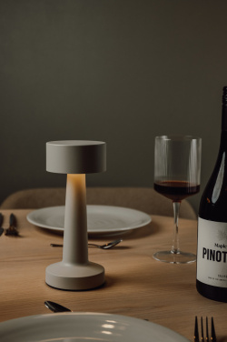 Logotrade ziemassvētku dāvanas foto: VINGA Māris RCS pārstrādāta ABS galda lampa