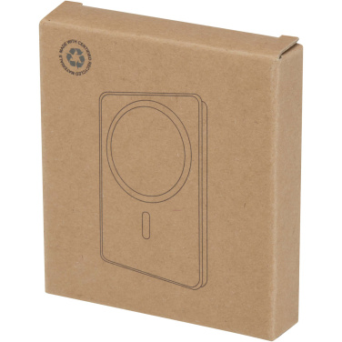 Logotrade Ideja dāvanas foto: Acrab 5000 mAh 15 W magnētiskā bezvadu pārnēsājamā uzlādes ierīce ar 20 W strāvas padevi - izgatavota no pārstrādātas plastmasas