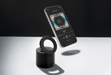 Логотрейд pекламные подарки картинка: Динамик Magpulse RCS из переработанного пластика мощностью 3 Вт с магнитным держателем