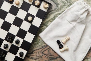 Logotrade kampanjprodukter bild: VINGA Chess coffe table game