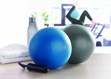 Logotrade presentreklam bild: Liten pilatesboll med pump