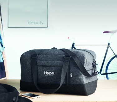 Logotrade profilreklam bild: Weekend bag i RPET-filt