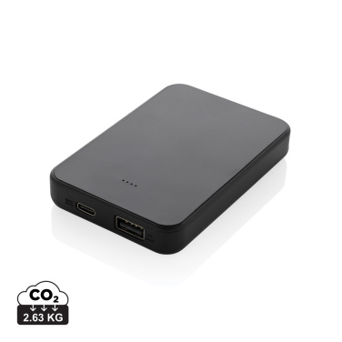 Logotrade profilprodukter bild: Boostcore RCS powerbank i återvunnen plast 5.000mAh med USB