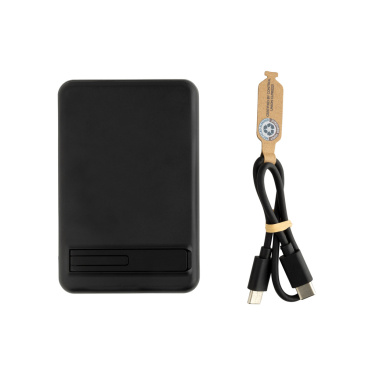 Logotrade kampanjprodukter bild: Zen RCS plast 5000 mah 5W magnetisk powerbank i bambu