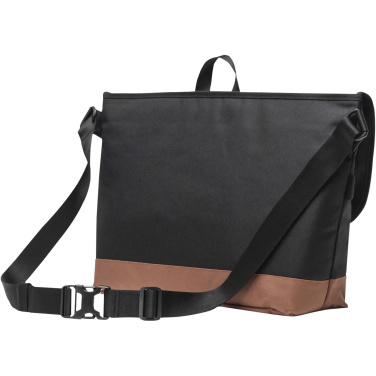 Logotrade profilprodukter bild: Herschel Cove messenger av återvunnet material 22,5L