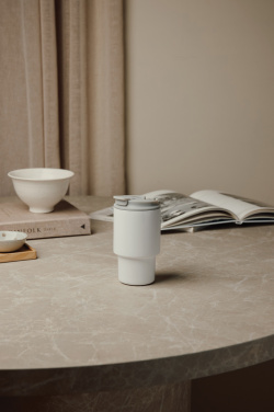 Logotrade presentreklam bild: VINGA Nagano RCS to-go-mug 350 ML