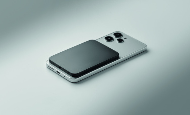 Logotrade profilreklam bild: Magnetisk powerbank 20W